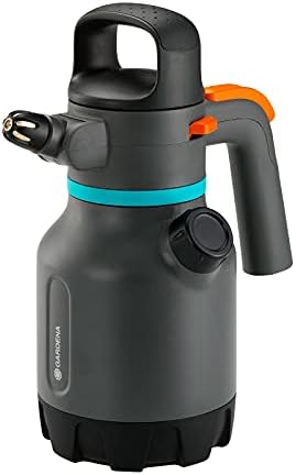 Gardena Pressure Sprayer 1.25 l: Pressure sprayer with angled 90° nozzle, second opening with additional measuring cap, ergonomic handle (11120-20)