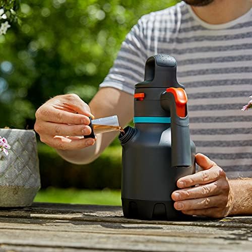 Gardena Pressure Sprayer 1.25 l: Pressure sprayer with angled 90° nozzle, second opening with additional measuring cap, ergonomic handle (11120-20)